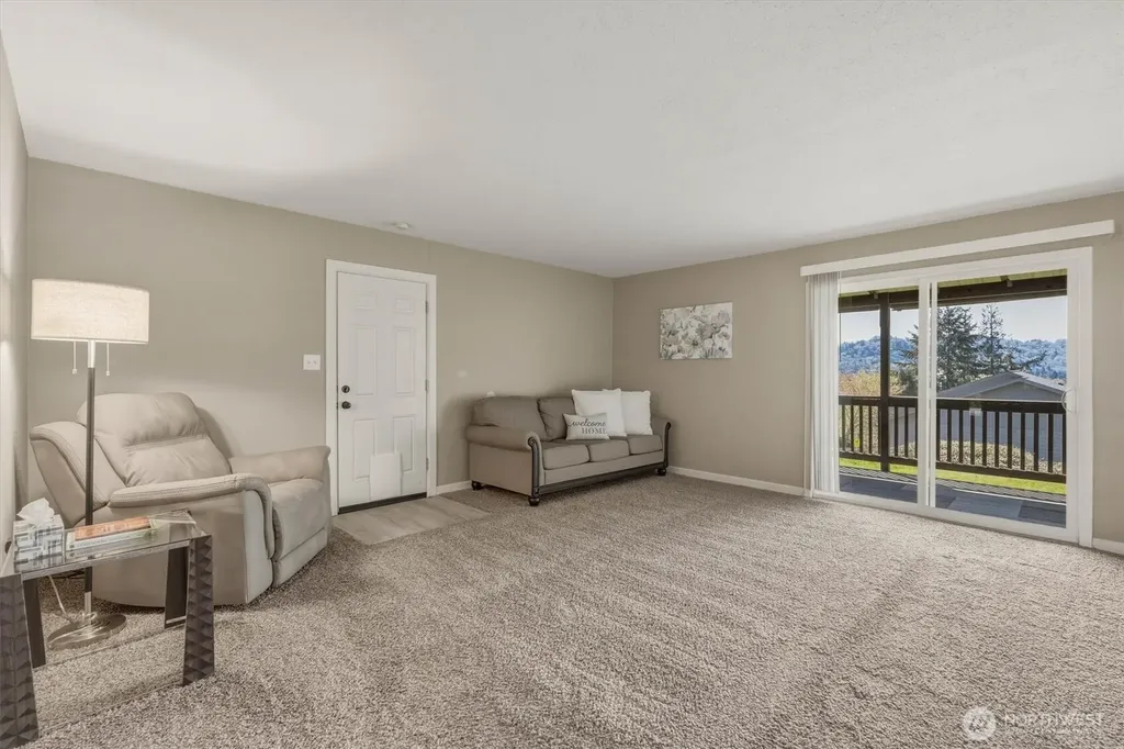 3805 Pacific Way Longview WA 98632