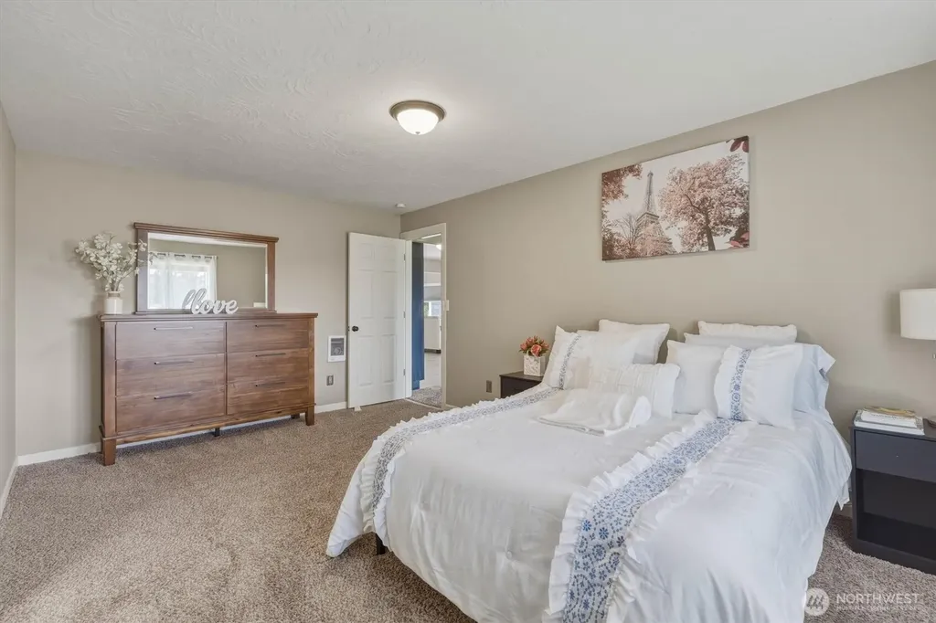 3805 Pacific Way Longview WA 98632