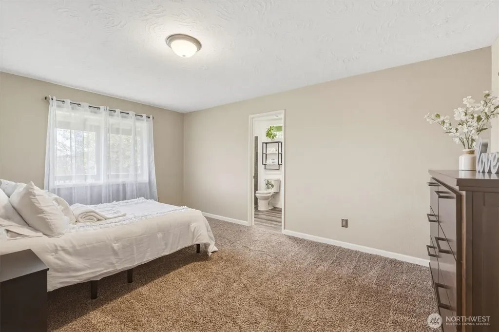 3805 Pacific Way Longview WA 98632
