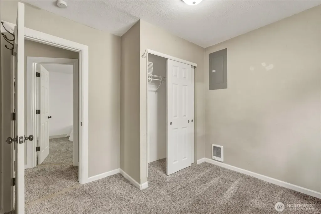 3805 Pacific Way Longview WA 98632