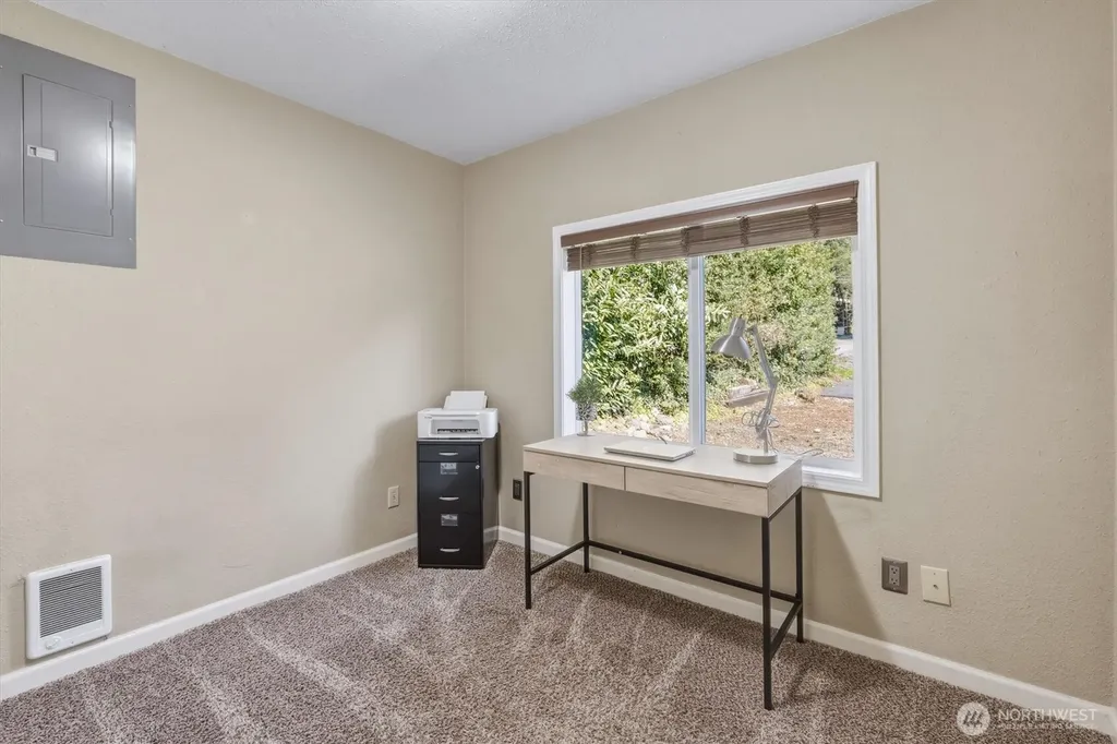 3805 Pacific Way Longview WA 98632
