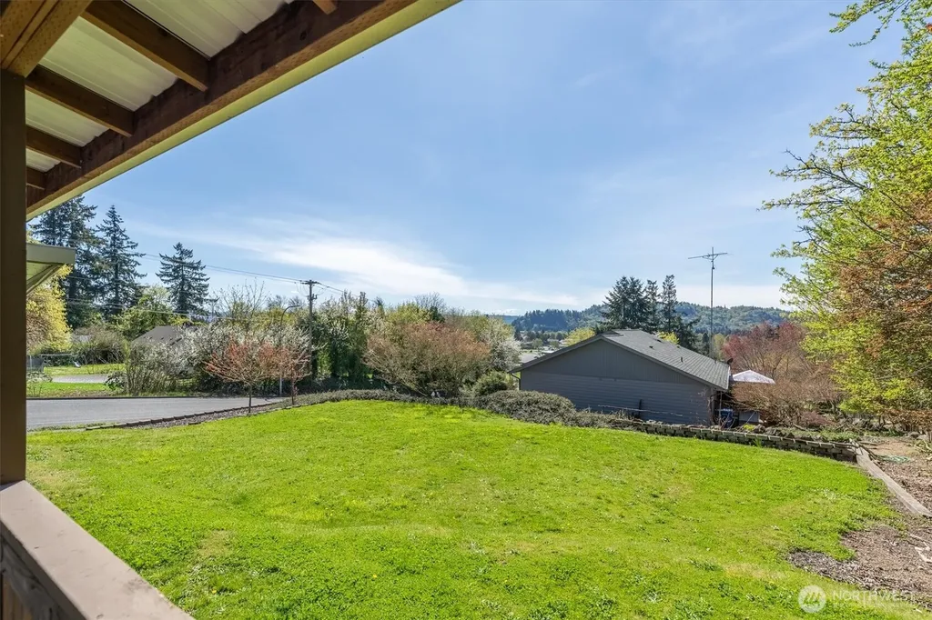 3805 Pacific Way Longview WA 98632