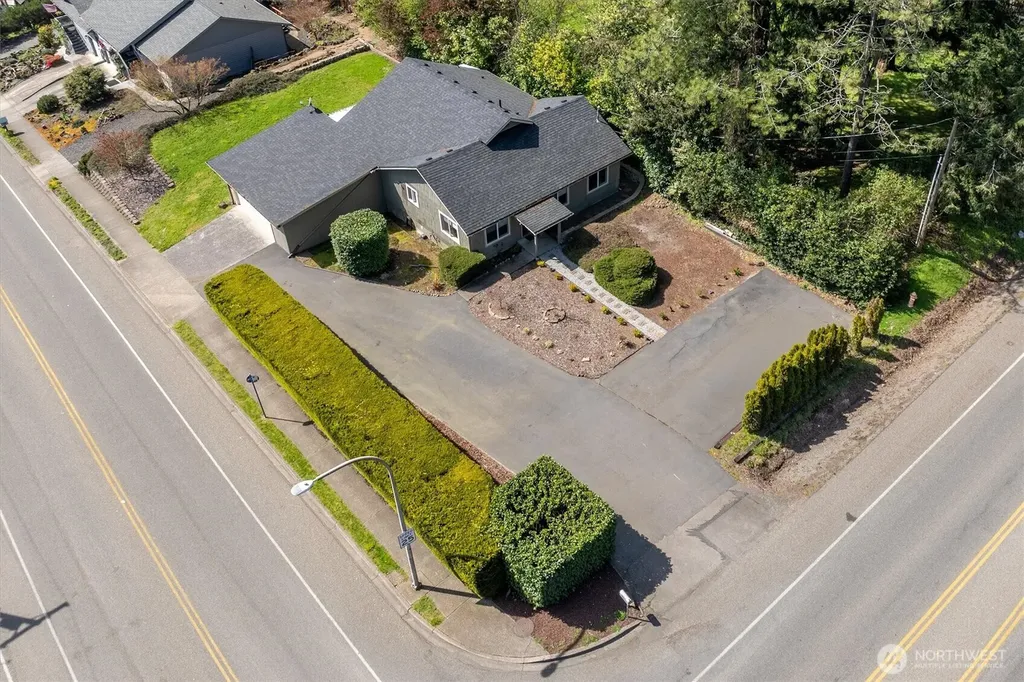 3805 Pacific Way Longview WA 98632