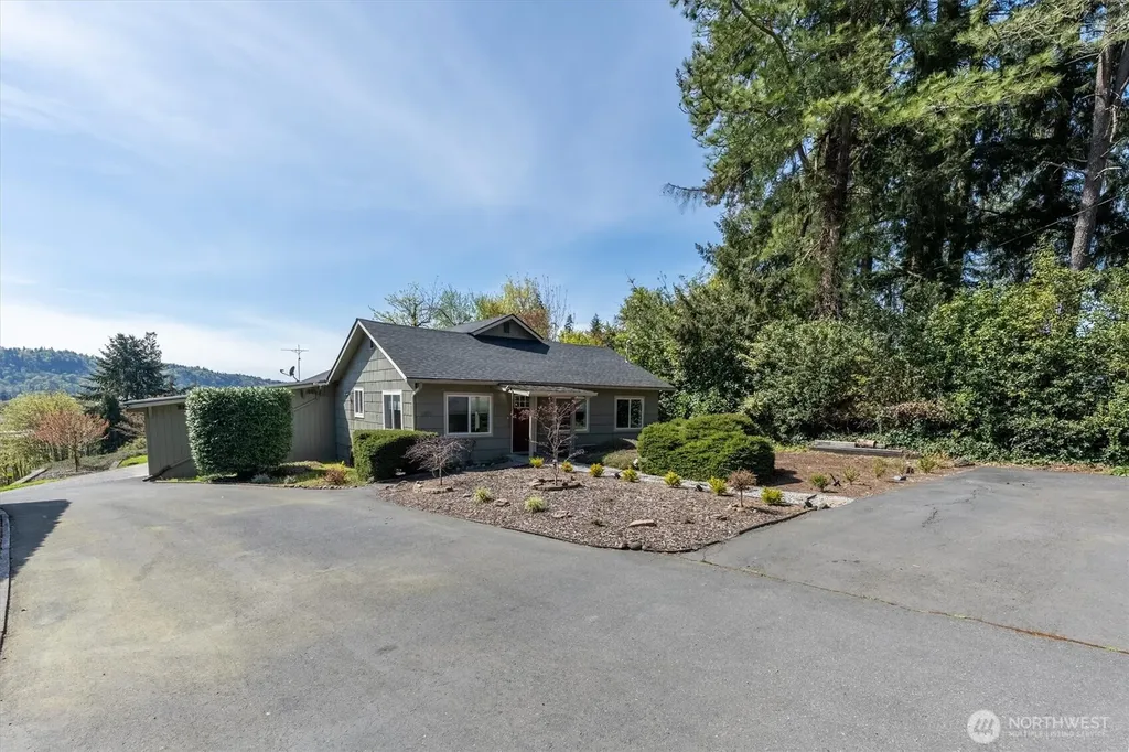 3805 Pacific Way Longview WA 98632
