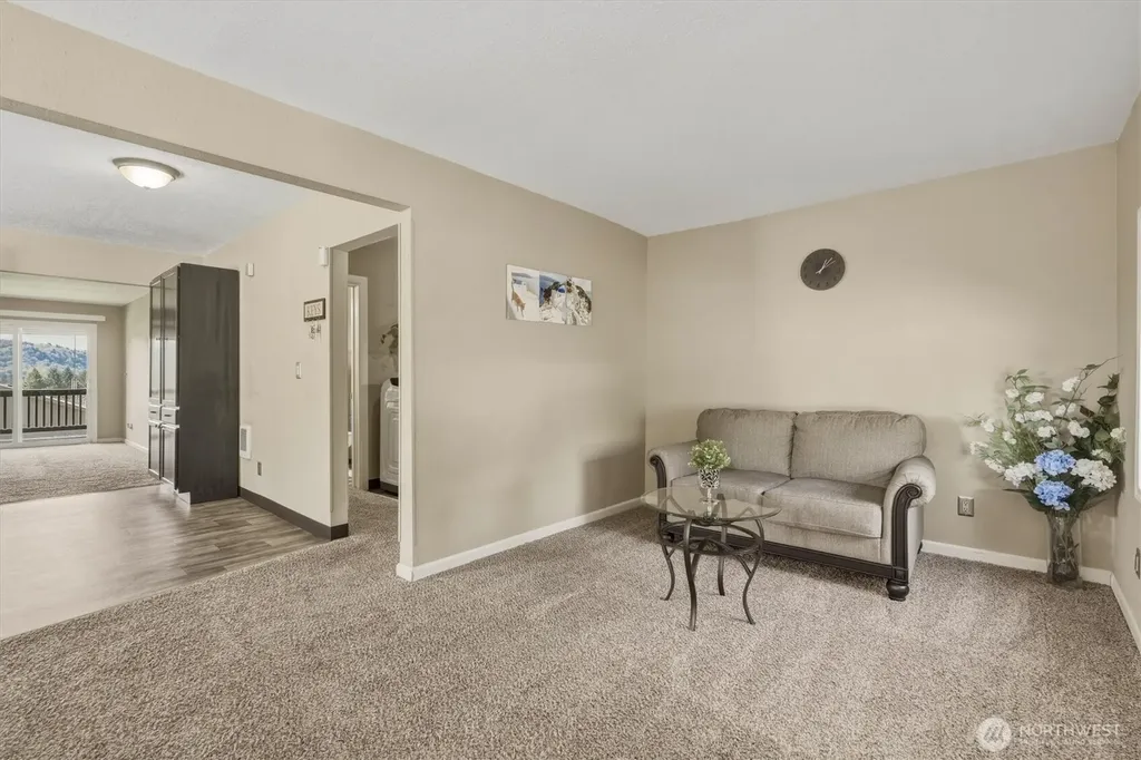 3805 Pacific Way Longview WA 98632