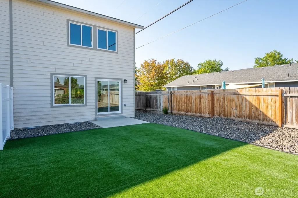 1073 S Grand Drive Moses Lake WA 98837