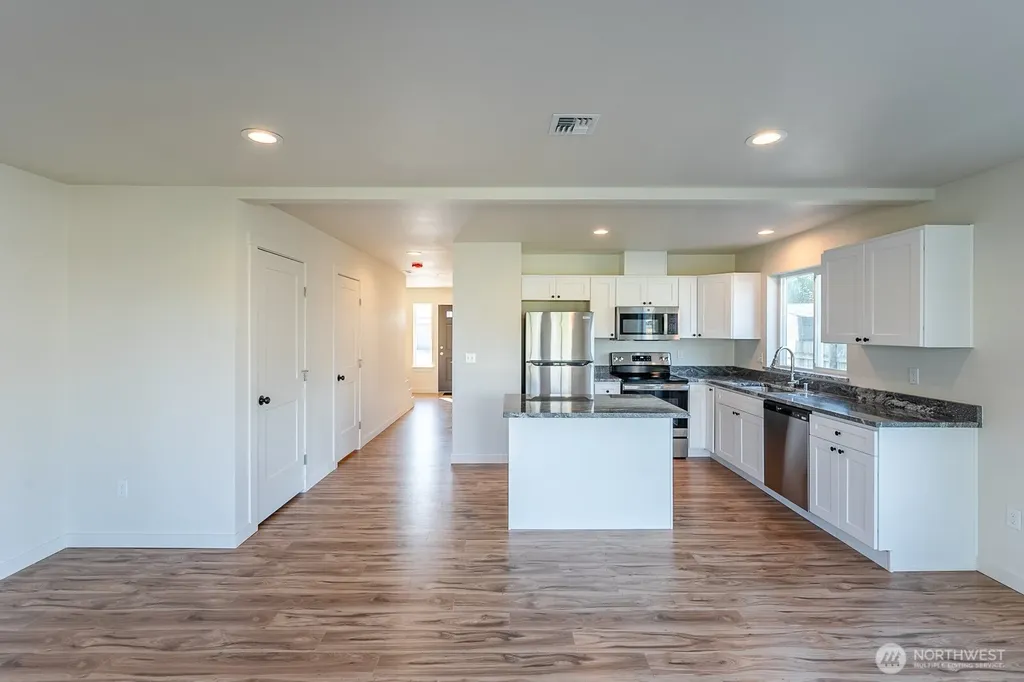 1073 S Grand Drive Moses Lake WA 98837