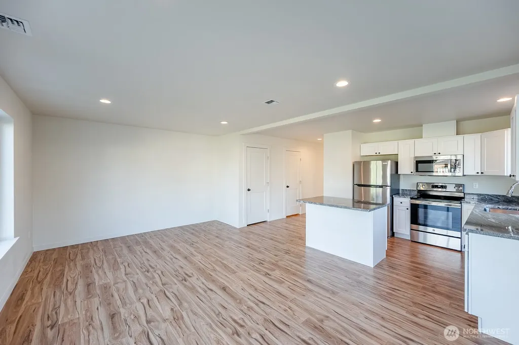 1073 S Grand Drive Moses Lake WA 98837