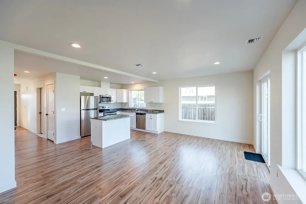 1073 S Grand Drive Moses Lake WA 98837