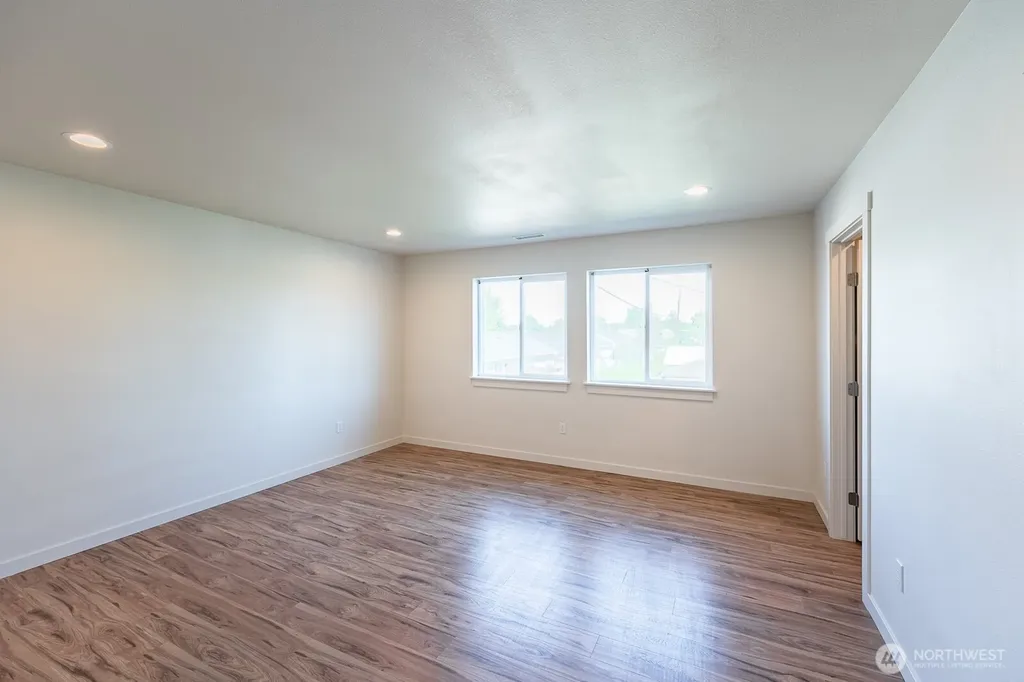 1073 S Grand Drive Moses Lake WA 98837