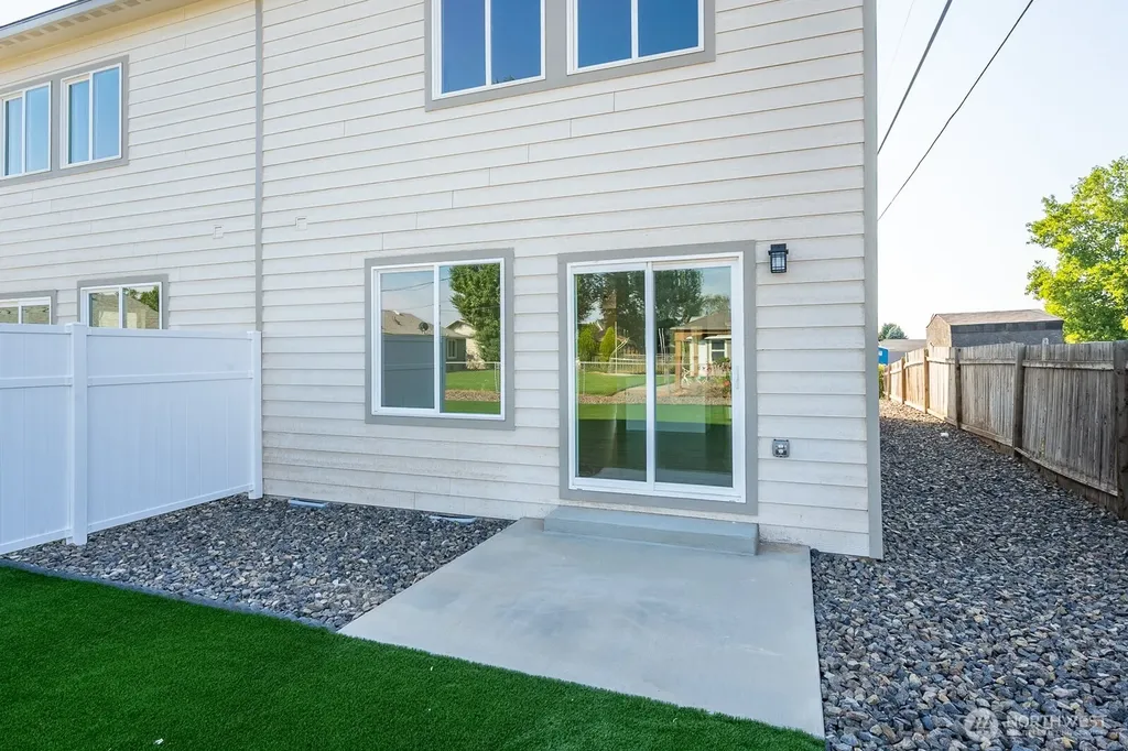 1073 S Grand Drive Moses Lake WA 98837