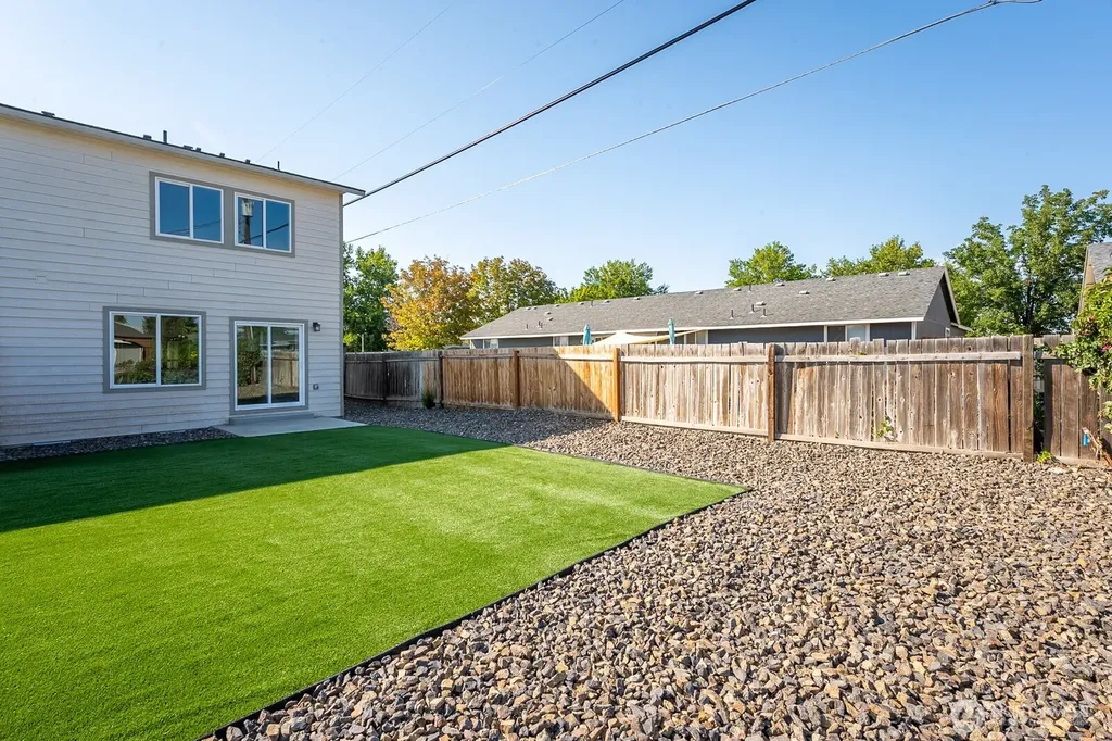 1073 S Grand Drive Moses Lake WA 98837