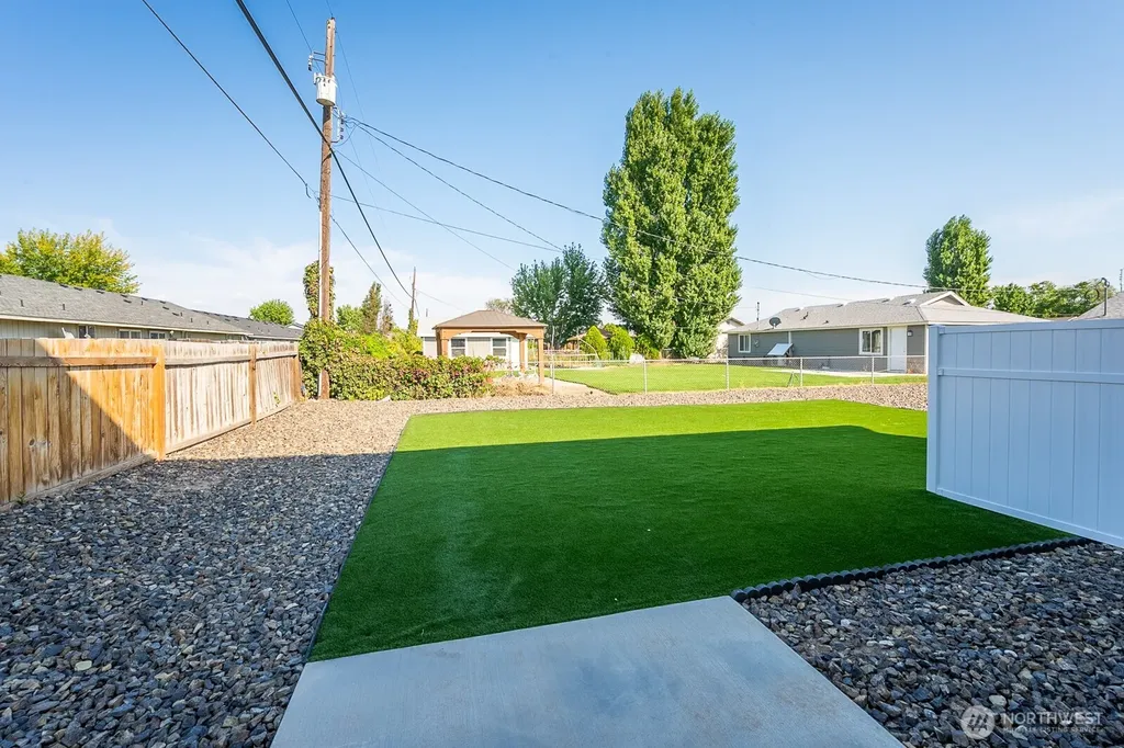 1070 S Grand Drive Moses Lake WA 98837