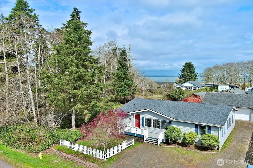 620 Chenois Avenue NE Ocean Shores WA 98569