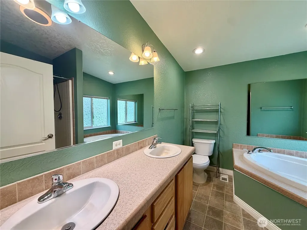 620 Chenois Avenue NE Ocean Shores WA 98569