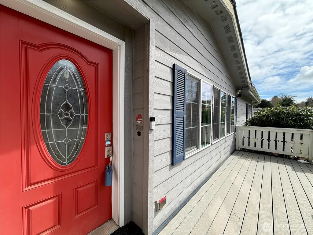 620 Chenois Avenue NE Ocean Shores WA 98569