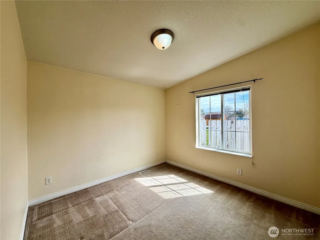 620 Chenois Avenue NE Ocean Shores WA 98569