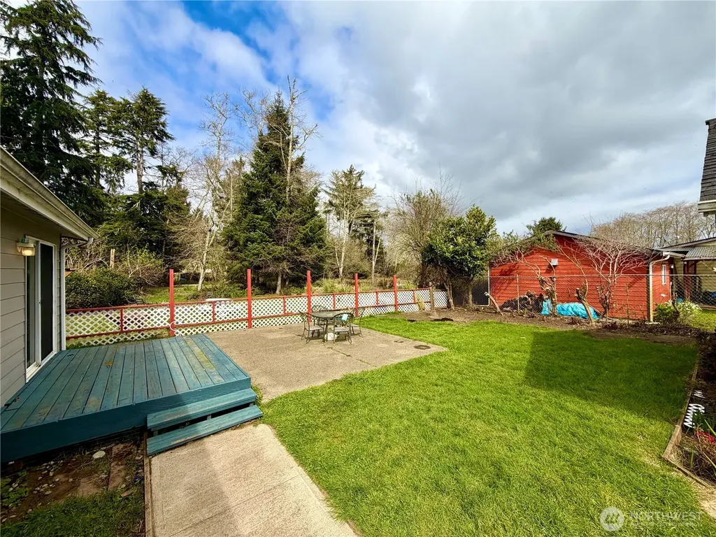 620 Chenois Avenue NE Ocean Shores WA 98569
