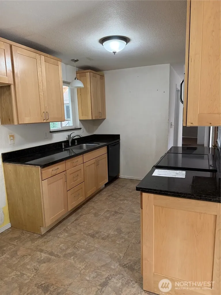 11 NE Skipper Court Belfair WA 98528