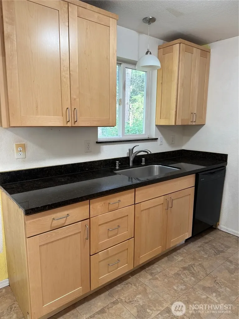 11 NE Skipper Court Belfair WA 98528