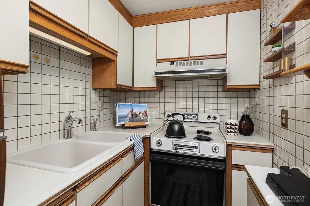 1600 43rd Avenue E Seattle WA 98112