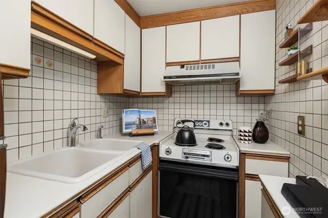 1600 43rd Avenue E Seattle WA 98112