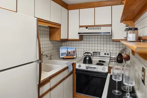 1600 43rd Avenue E Seattle WA 98112