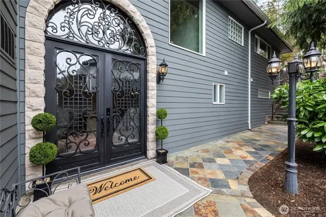 17714 SE 40th Place Bellevue WA 98008