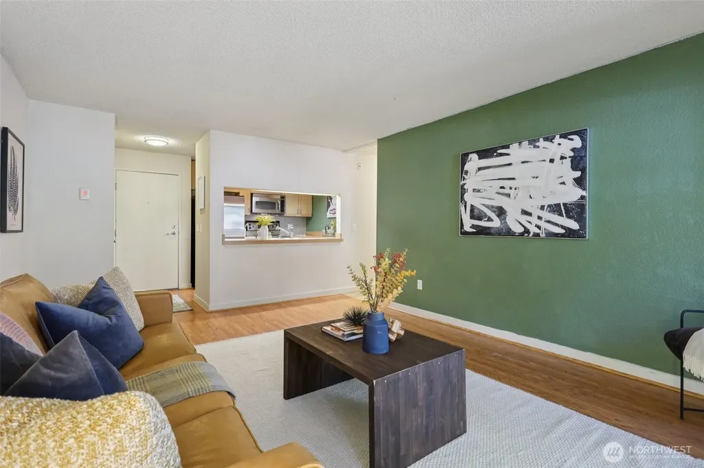 275 W Roy Street Seattle WA 98119