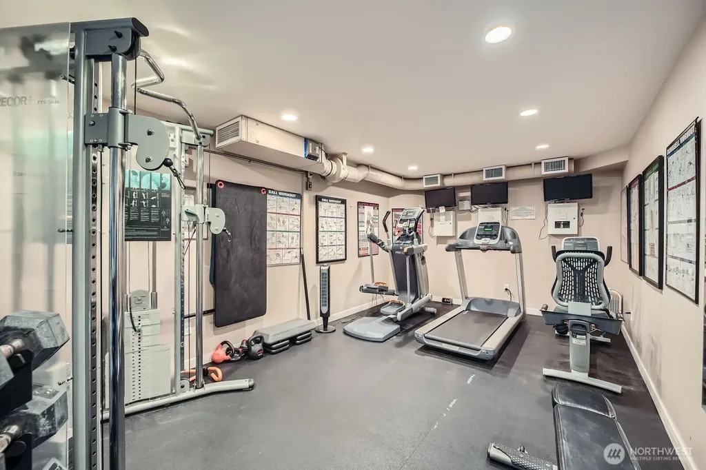 275 W Roy Street Seattle WA 98119