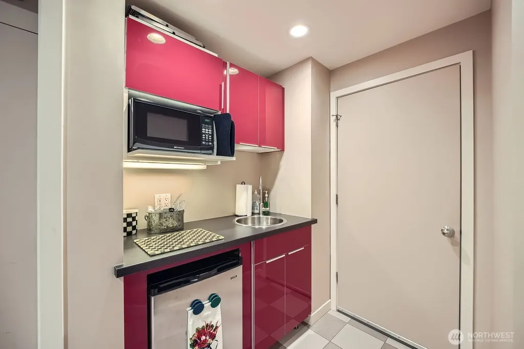 275 W Roy Street Seattle WA 98119