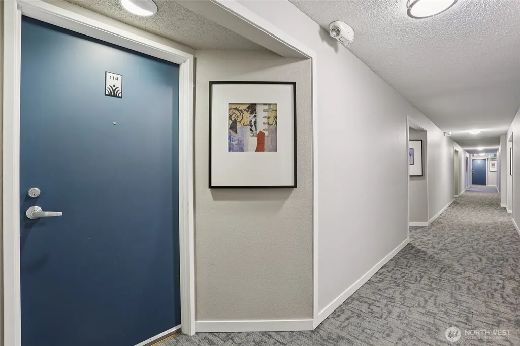 275 W Roy Street Seattle WA 98119