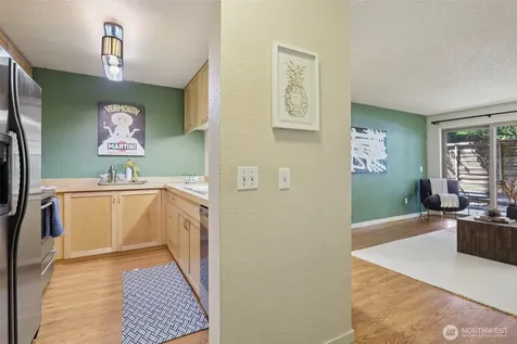 275 W Roy Street Seattle WA 98119