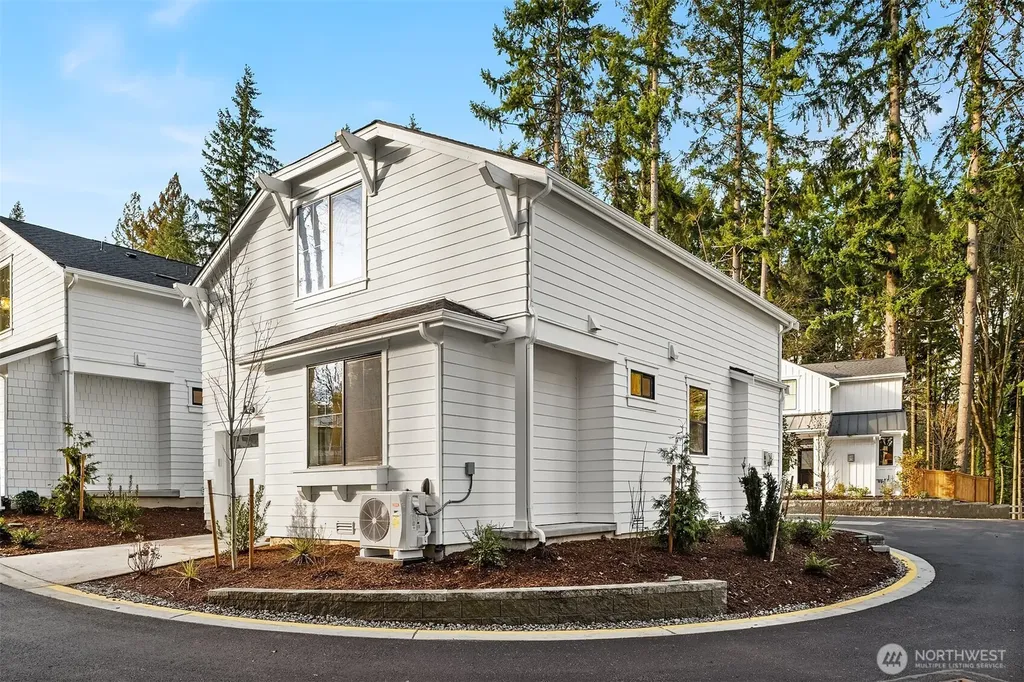 13472 NE 112th Place Redmond WA 98052