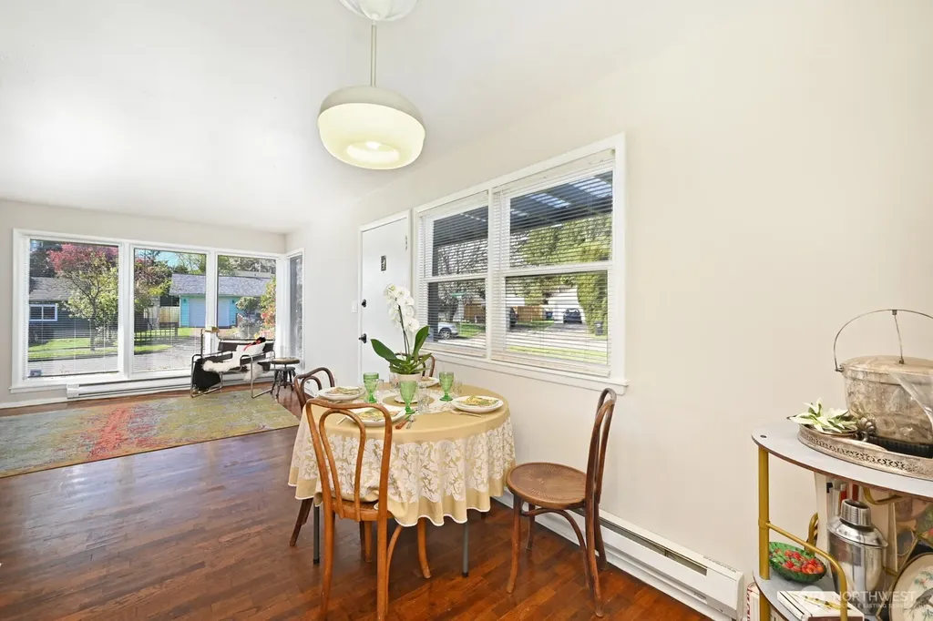 9328 31st Avenue SW Seattle WA 98126