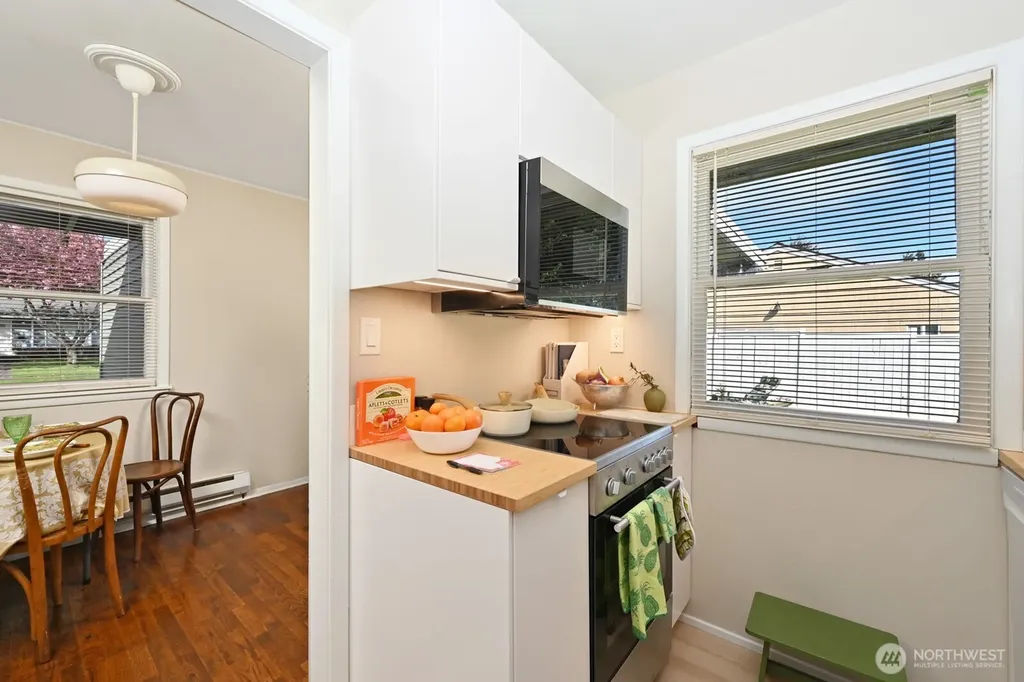 9328 31st Avenue SW Seattle WA 98126