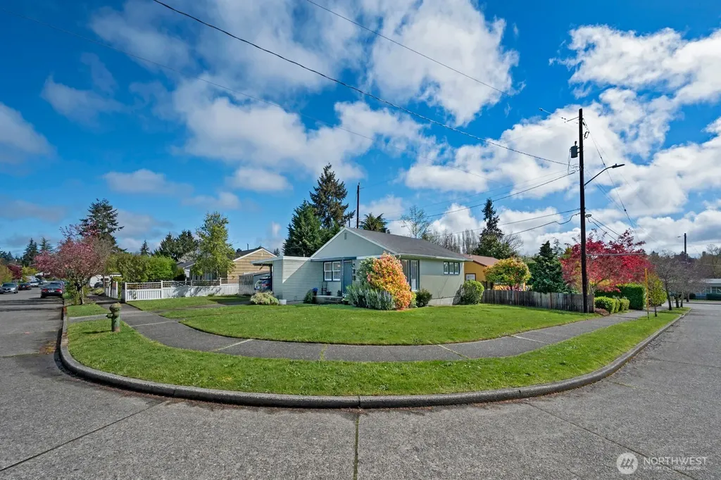 9328 31st Avenue SW Seattle WA 98126