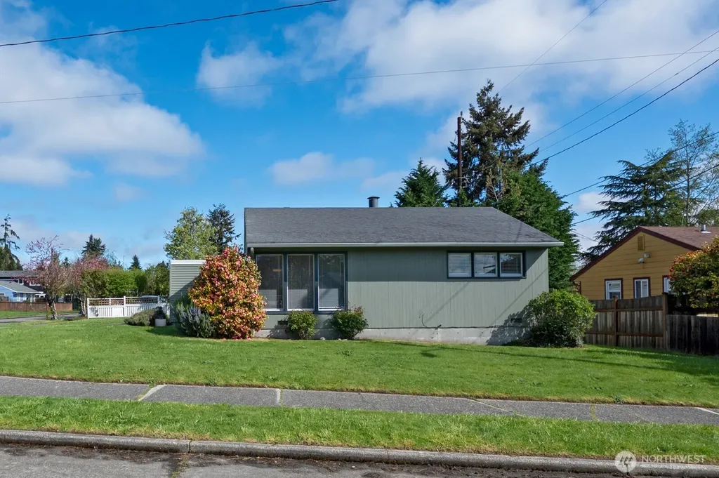 9328 31st Avenue SW Seattle WA 98126
