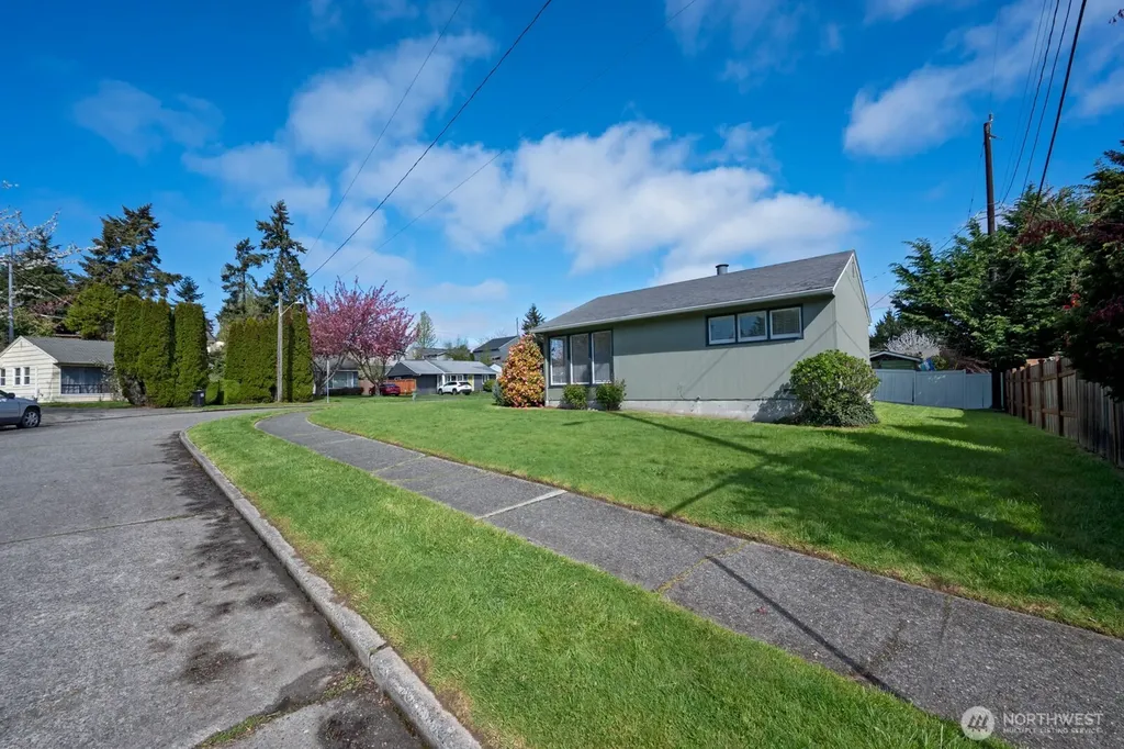 9328 31st Avenue SW Seattle WA 98126
