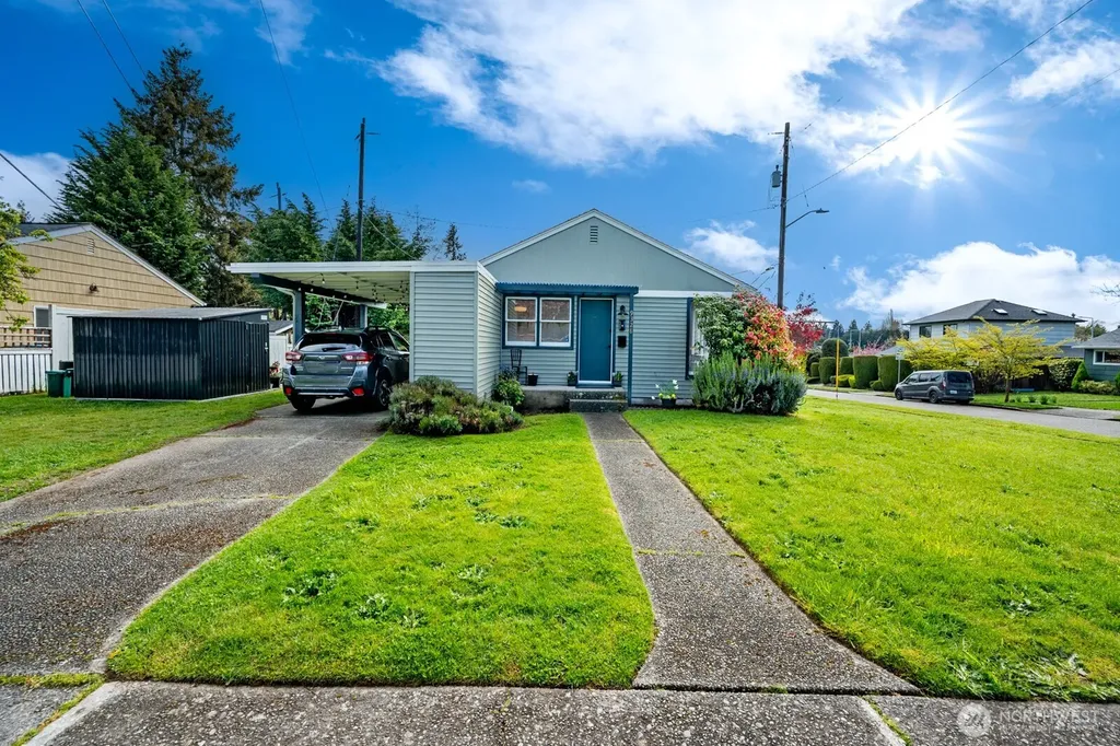 9328 31st Avenue SW Seattle WA 98126