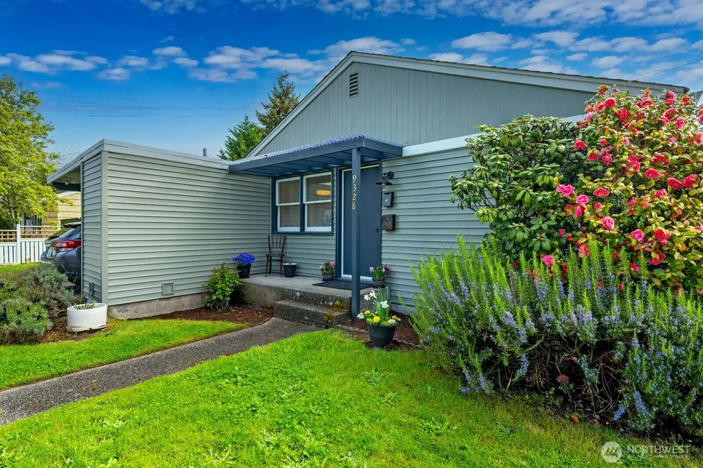 9328 31st Avenue SW Seattle WA 98126