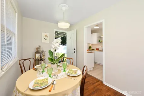 9328 31st Avenue SW Seattle WA 98126