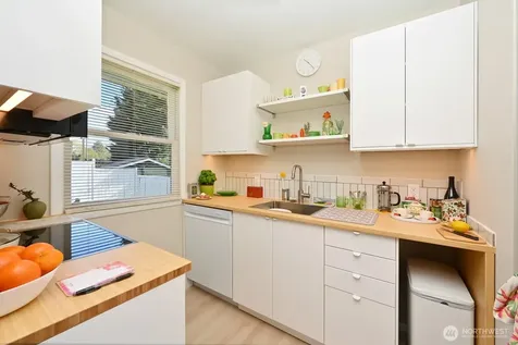 9328 31st Avenue SW Seattle WA 98126