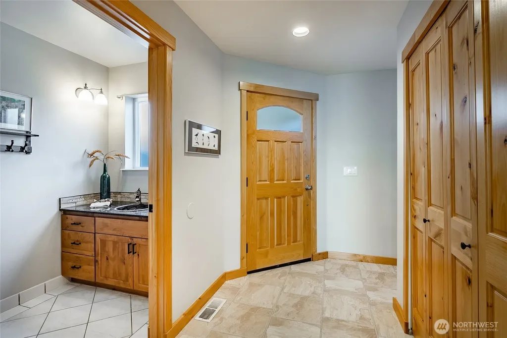 1326 4th Street Blaine WA 98230