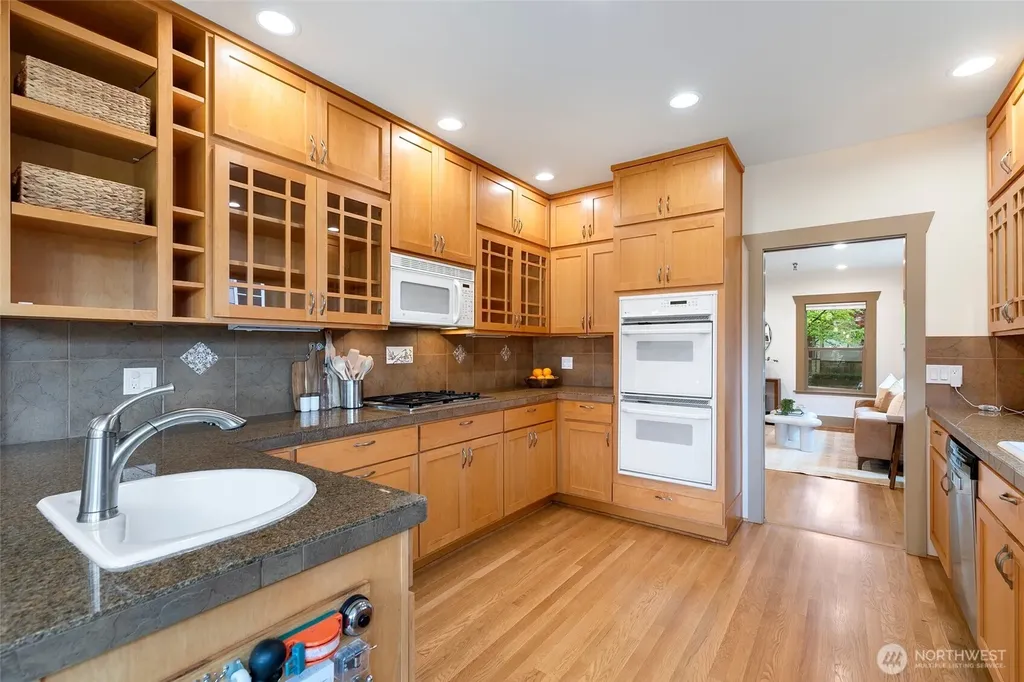1843 41st Avenue E Seattle WA 98112