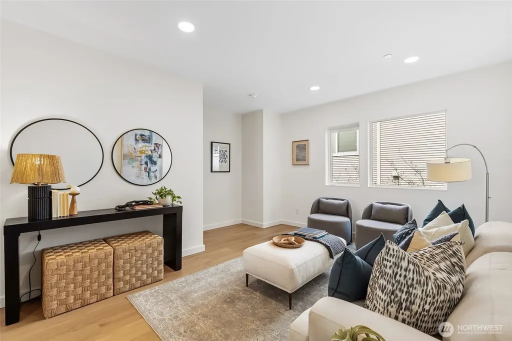12524 15th Avenue NE Seattle WA 98125