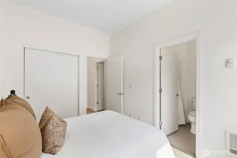 12524 15th Avenue NE Seattle WA 98125