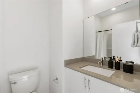 12524 15th Avenue NE Seattle WA 98125