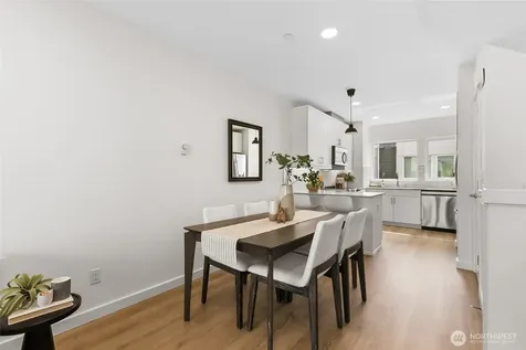 12524 15th Avenue NE Seattle WA 98125