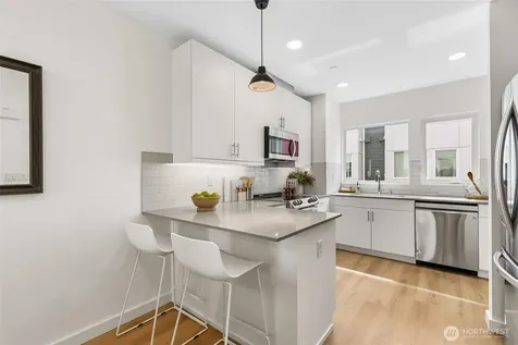 12524 15th Avenue NE Seattle WA 98125